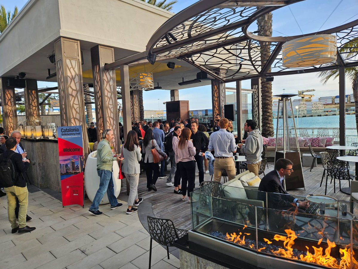biocat_bioregio's tweet photo. 🙌 Gran èxit del Catalonia BioNetworking Event en el primer dia de la #BIO2024!

Organitzat per @gencat, @accio_cat-@Catalonia_TI i #Biocat, l'esdeveniment d'ahir a San Diego va reunir més de 130 participants dels ecosistemes biotecnològics dels Estats Units i Catalunya 📸👇 https://t.co/k7FEcuA98p