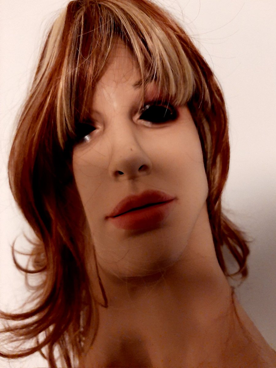 My point of view after the unmasking video 😉

#femalemask #femalemasking #masking #crossdresser #crossdressing #maletofemale #femaledisguise #shiny #catsuit #wig  #latex #unmasking