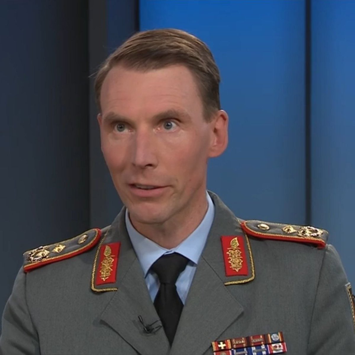 UnwantedTrue's tweet photo. Niemiecki generał
"Zezwalamy Ukrainie na strącanie Rosyjskich samolotów na terenie Federacji Rosyjskiej naszymi wyrzutniami Patriot"
Po drugiej wojny światowej pracę w CIA i NATO dostali dowódcy niemieccy. Ze względu na "doświadczenie"
#UKRAINE #Israel #rafahonfre https://t.co/k4sfoocJgA
