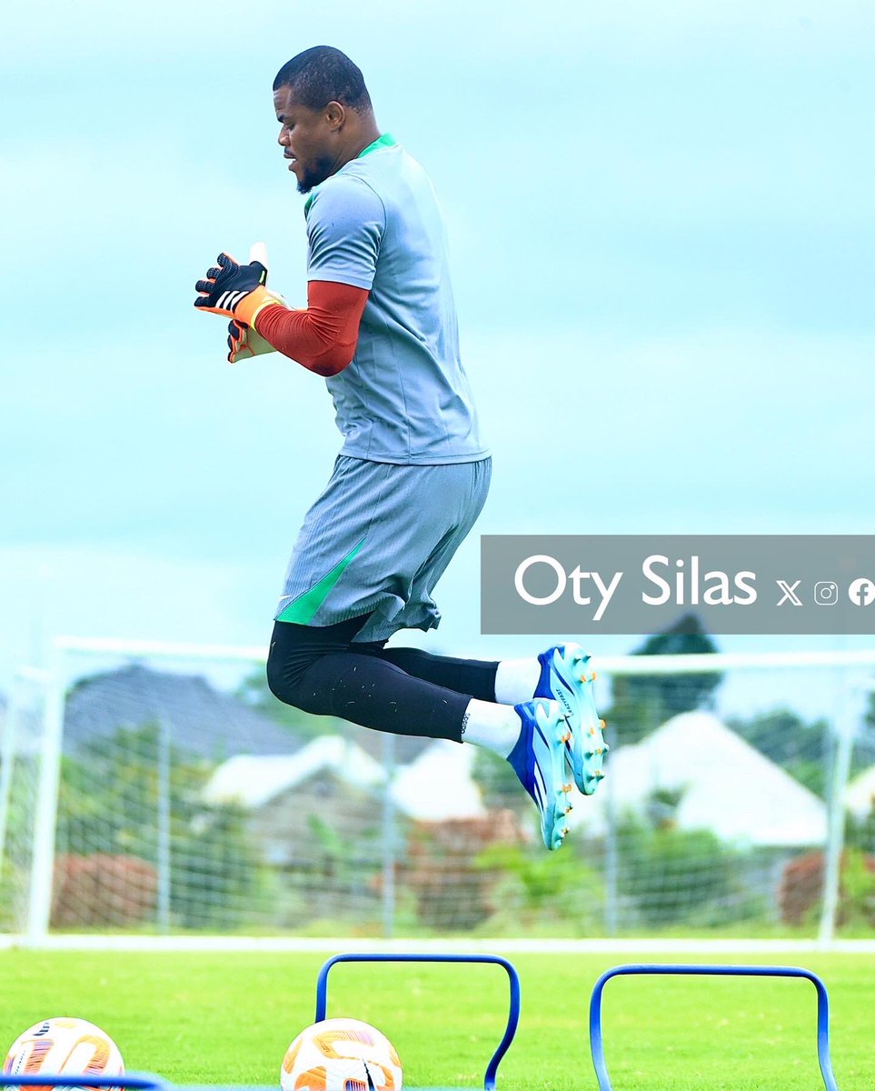OtobongSilas2's tweet photo. Super Eagles safe hands @NwabaliBobo 🧤 gearing up for South Africa clash on Friday!
#SuperEagles #supereaglesofnigeria #NGASA https://t.co/QcdToMYaQo