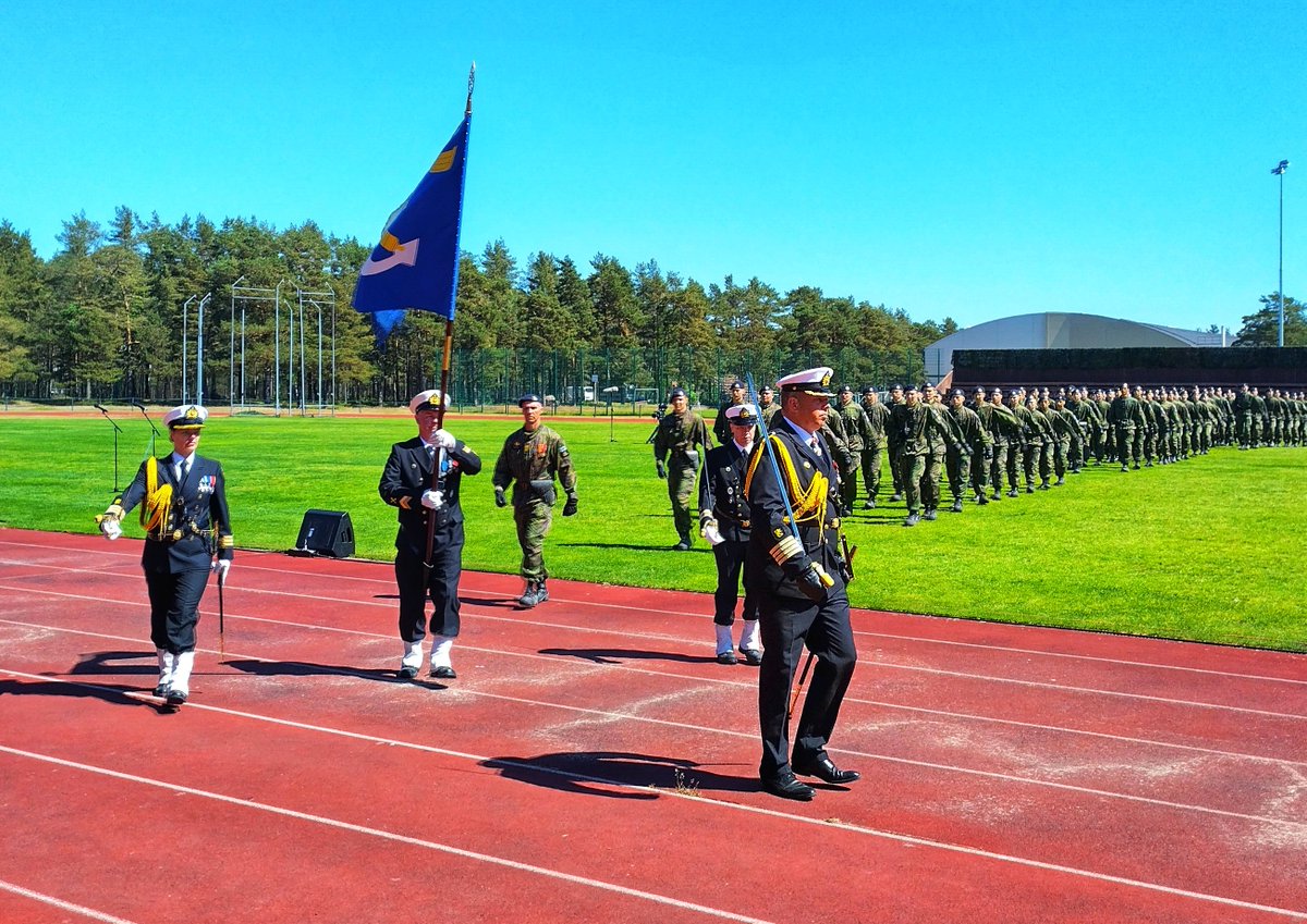 rannikkopr's tweet photo. Meri yhdistää. Rannikkoprikaati on mukana Puolustusvoimain lippujuhlan päivän tilaisuuksissa Hangossa. Hieno juhlapäivä! #rpr #meriv #hanko https://t.co/Wc1u2weixk