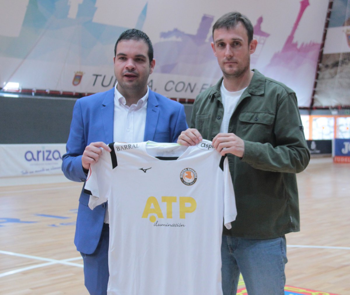 🔝 <a href="/acordon81/">alvarocordon</a> continuará a los mandos del #TudelanoRiberaNavarraFS la próxima campaña

El alfareño, que se hizo cargo del primer equipo el pasado mes de abril para terminar logrando la salvación, será el técnico titular del nuevo proyecto

👉🏻 acortar.link/THG0Fu