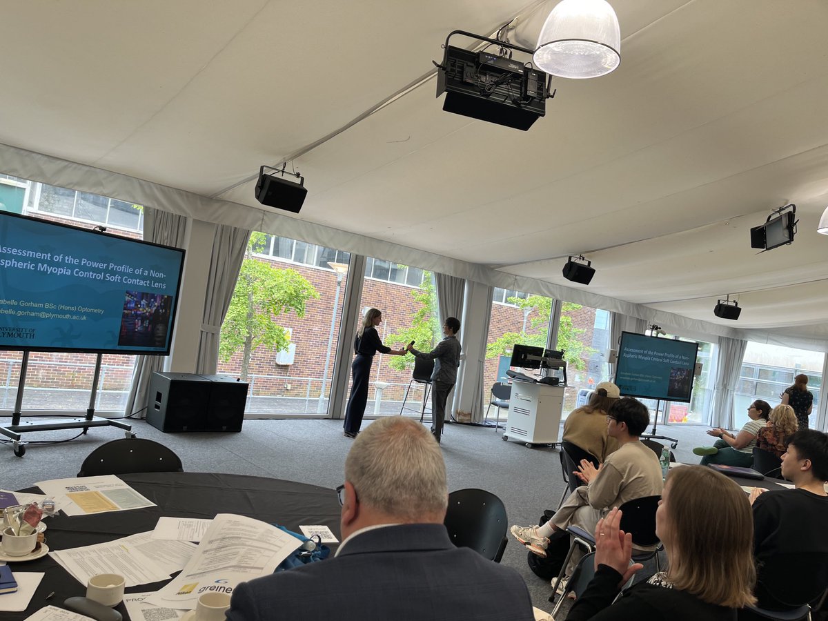 LisaBunnPT's tweet image. Congratulations to Annabelle Gorham for her beautiful presentation about myopia therapy ⁦@research_sohp⁩ ⁦@PlymUniPGR⁩ #PGRshowcaseUoP ⁦@PlymOptometry⁩ ⁦@PlymUniHealth⁩