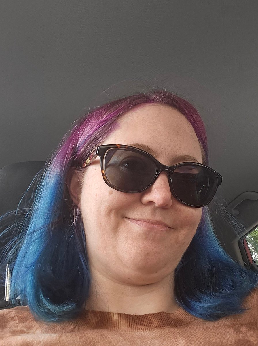 BxAJade's tweet photo. @_Legi0n_ I just got my hair died too. I went purple &amp; blue cuz I couldn't decide one just one. https://t.co/44iBc2zy7x