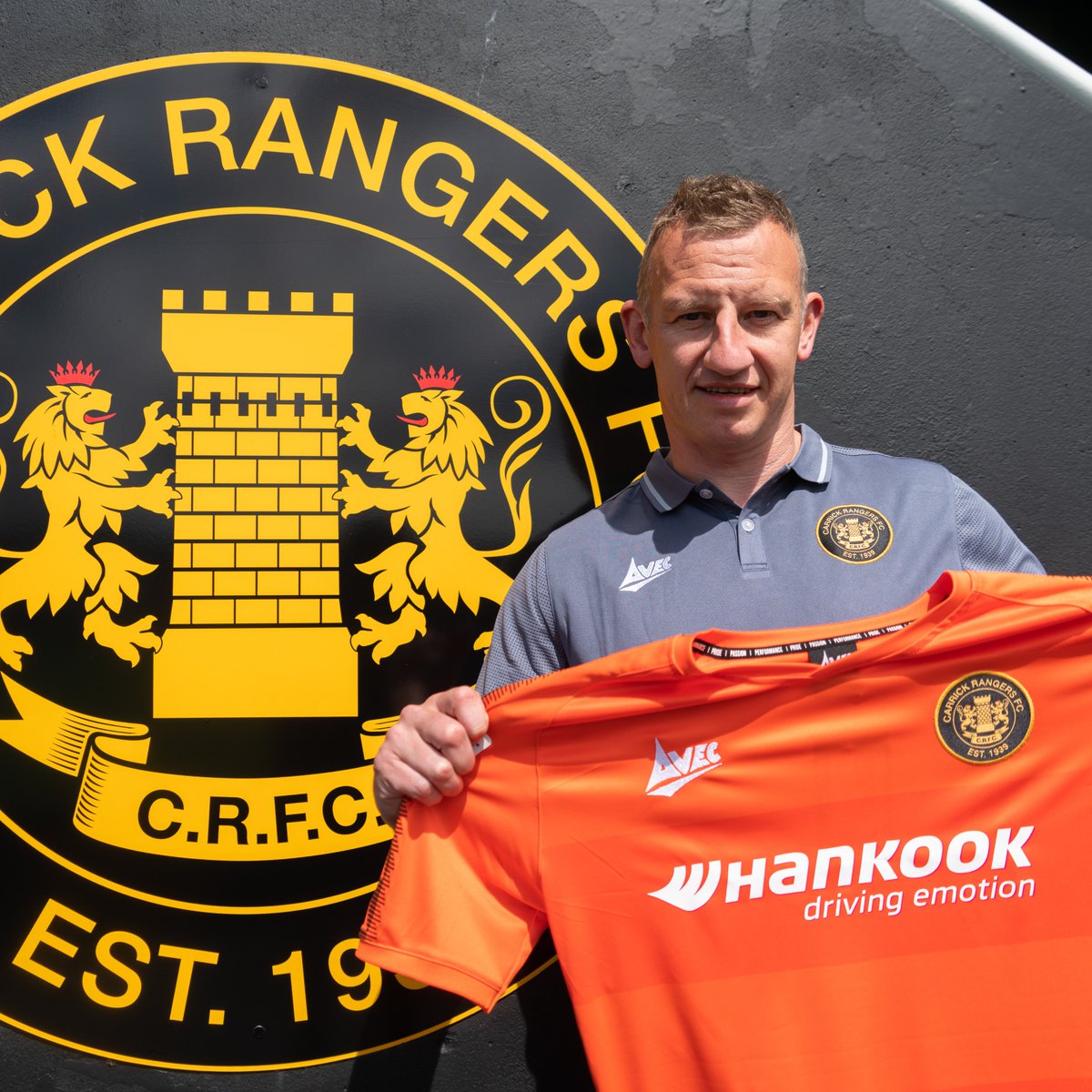 ⏪ On this day 3⃣ years ago, Stuart King was unveiled as the new Manager of Carrick Rangers. #CRFC | #AmberArmy 🟠⚫️