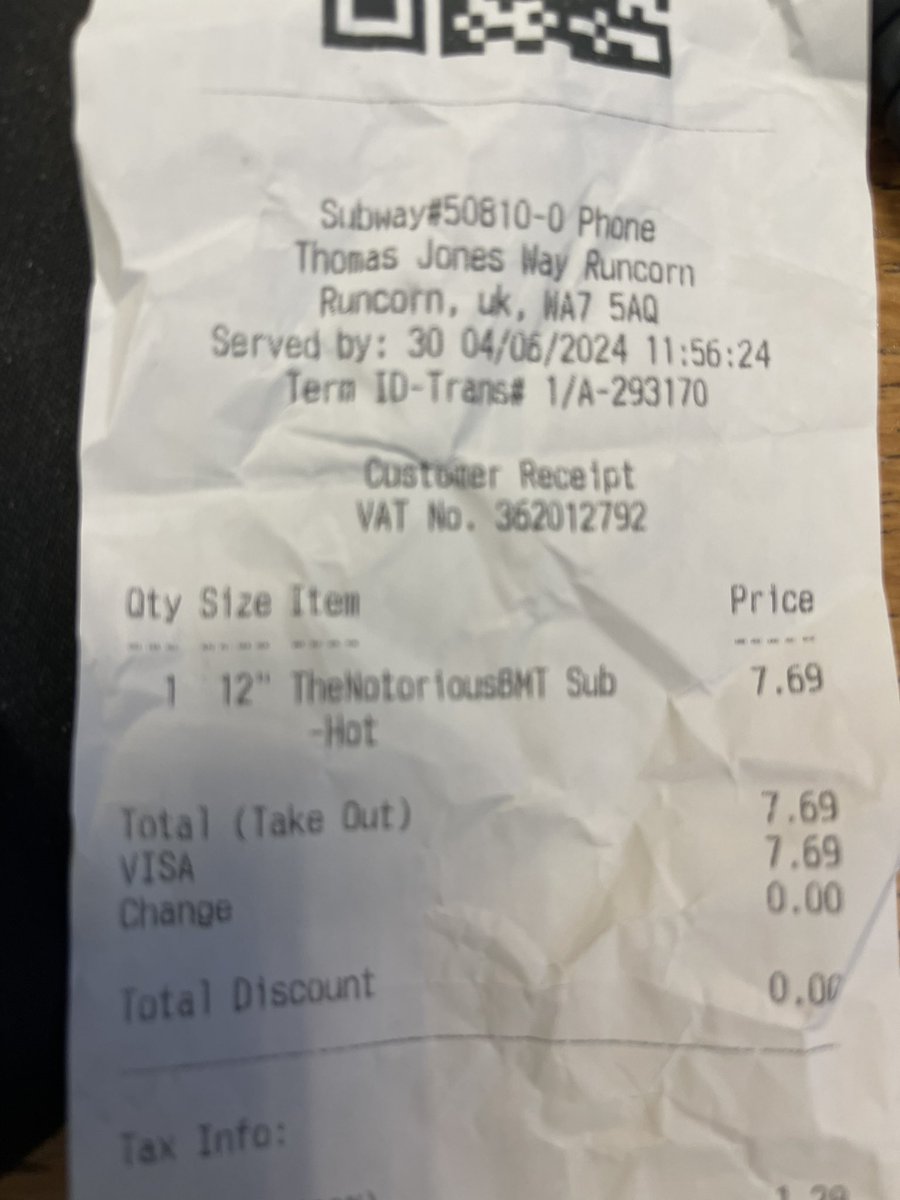 LukeHooper18's tweet photo. @SubwayHelpUKROI @SubwayUK went to use the new app to get a 50% off foot long at your branch but just as I am about the pay the app stopped working and came up with an error message. 
Also can you clarify why the notorious BMT doesn’t come with double cheese? https://t.co/wMxyzrEumT