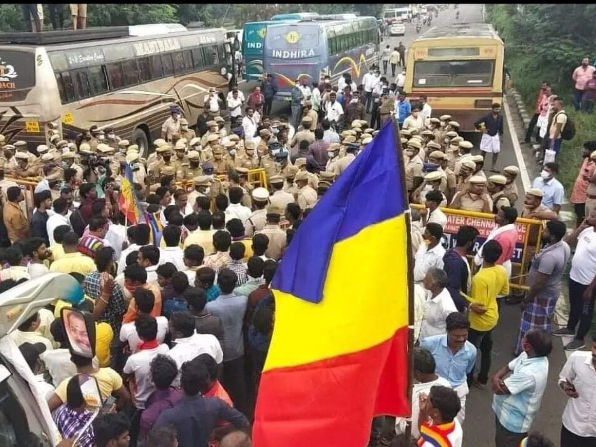 GVijayOfficial's tweet photo. திமுகவை காலையிலிருந்து தண்ணீர் குடிக்க வைச்சாங்க பாரு... 🔥 https://t.co/QSDVgKXjPd