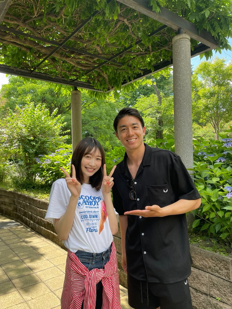 723natsumi_okmt's tweet photo. びっくり嬉しい出来事が！！
😭🐬
川崎フロンターレの選手
ファンウェルメスケルケン際さんに撮影中に
お会いして！！！
フロサポ心がブワッと湧き出て
気づいたら走り出していて。😭
ご挨拶をさせて頂きました！😭🤍
お写真撮ってもらったよ…嬉しい…こんなことあるんだね…うれしい一日…… https://t.co/CpHlhqLndy