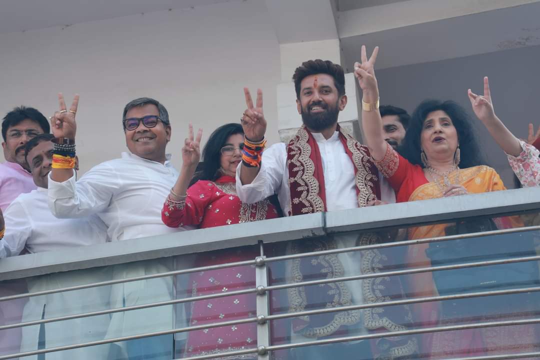 I_NitinKu's tweet photo. ये संघर्ष की जीत है , बिहार फर्स्ट - बिहारी फर्स्ट के संकल्प की जीत है। 
लोक जनशक्ति पार्टी रामविलास के सभी प्रत्याशियों को जीत की हार्दिक मंगल काम है शुभकामनाएं।
@iChiragPaswan
#PhirEkBarModiSarkar https://t.co/DXiBgrsLZm