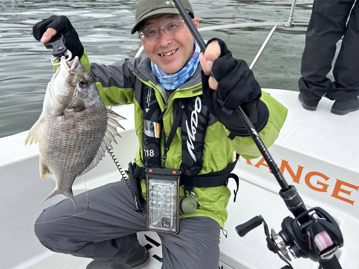 OrangeFishing's tweet photo. ボトムは好調キープ👍
シルバーウルフEXとAIR大活躍🍊🙇♂️
#ボートチニング #チニング #オレンジフィッシングボート #daiwa #シルバーウルフ #匠ベアリング #キビレ #アーバンシュリンプ #サンドシュリンプ #AIR71 #EX76 #EX75 #PR
@d_sw_shore https://t.co/WvOAQEpNtG