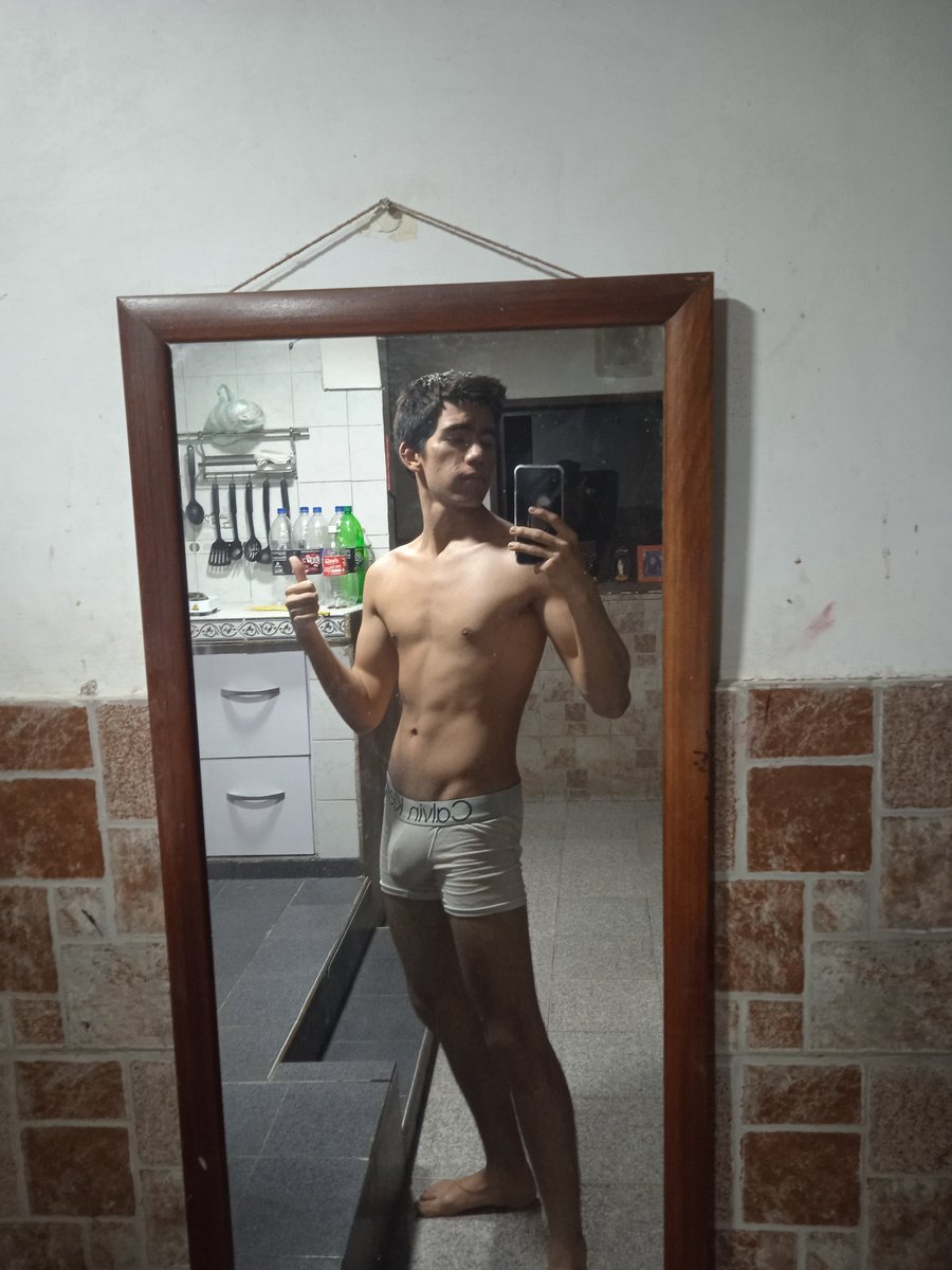 AlexPerryCat's tweet photo. Buenas días, bendito sea el abdomen mañanero 🙏🏻 https://t.co/fFjRWzFSnJ