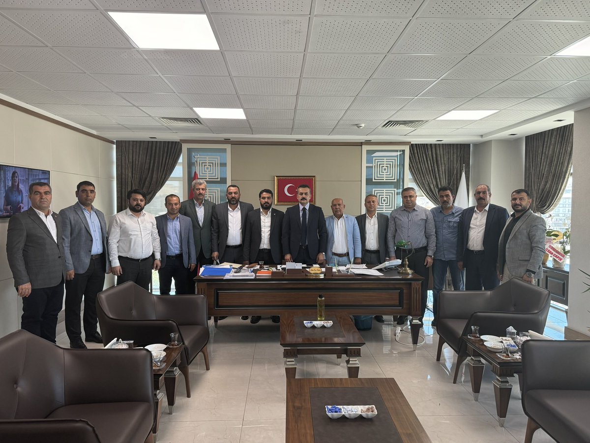 Büyükşehir Belediye başkanı Genel sekreterliğine tevdi edilen Sayın Mithat Can  kutluca başkanımızı Haliliye meclis üyeleri olarak ziyaretinde bulunduk Urfamızın sorunlarıyla alakalı istişare ederek çözüm noktasında el ele verip hayırlı hizmetlere vesile olmayı dile getirdik