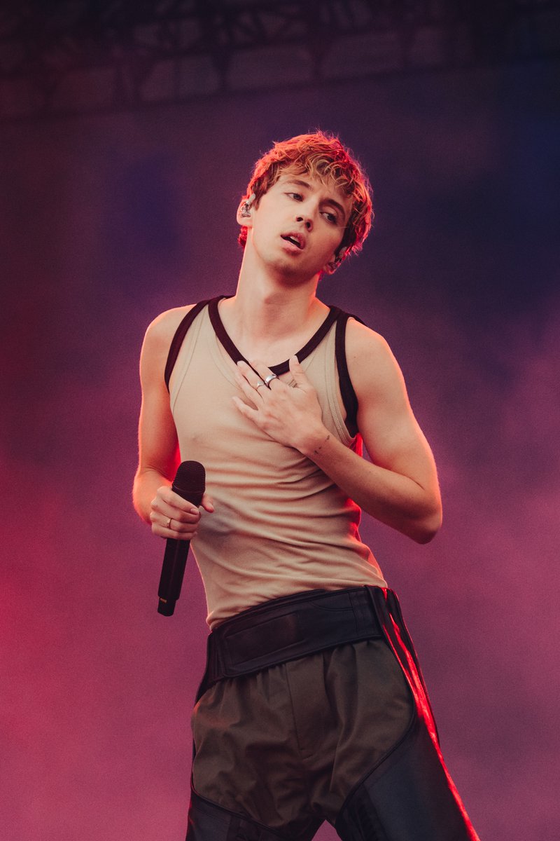 markybymarc's tweet photo. @troyesivan brought the heat at @Primavera_Sound Barcelona last weekend https://t.co/AC5EVCLgBK
