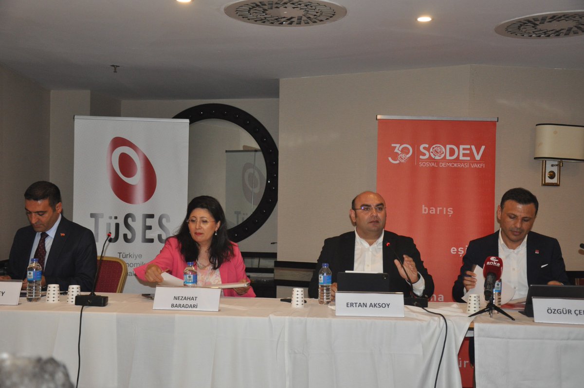 tuses_vakfi's tweet image. FES ve SODEV ile ortaklaşa düzenlediğimiz “31 Mart Sonrası Yerel Yönetimler” başlıklı panel, Taxim Hill Otel’de gerçekleştirildi.
#tüses #FES_Turkey #sodev #yerelyonetimler #özgürçelik #inangüney #nezahatbaradari #ertanaksoy