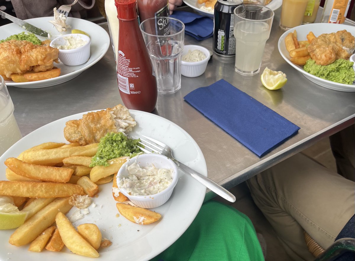 BeingBoycie's tweet photo. Lunch ⁦@HiveBeachCafe⁩ to celebrate my sister in law Teresa’s birthday! We know how to celebrate in style. https://t.co/RLakzCfxLt
