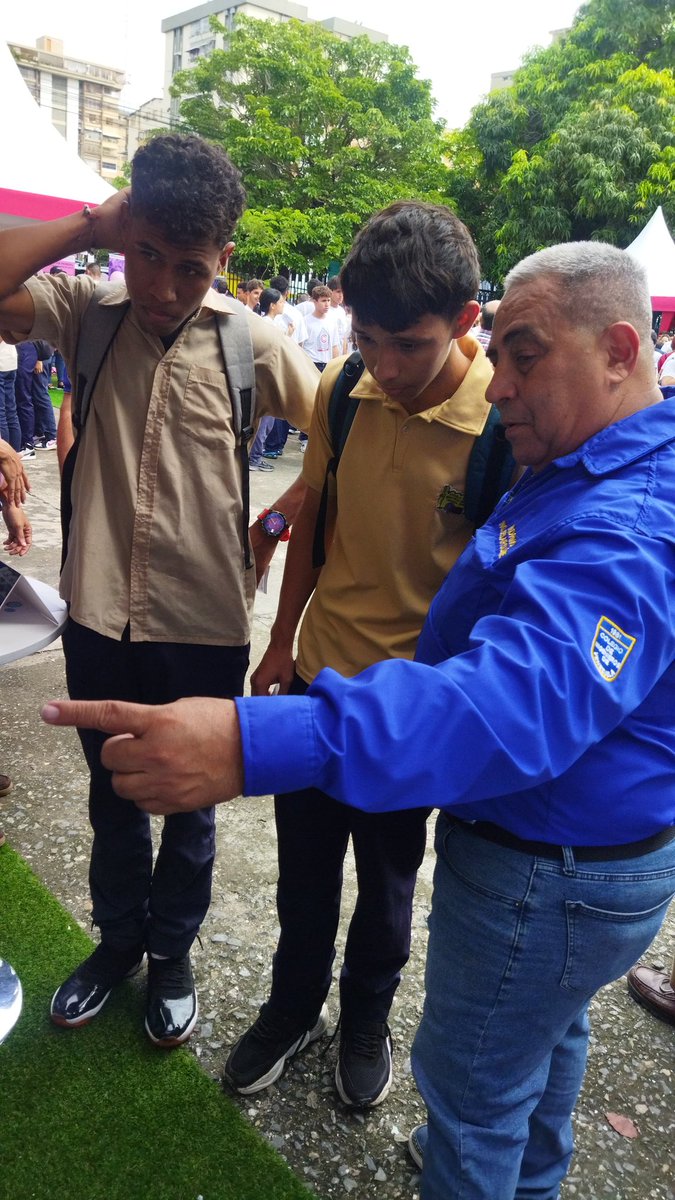 CreacionI_UPT_A's tweet photo. #3Jun  Feria de Oportunidades de Estudio #SNI2024 Aragua @UPTAragua, que tiene como objetivo brindar opciones formativas y contribuir al desarrollo del país. @BettysMunoz @sandraoblitasr @MPPEU_Ve @_LaAvanzadora @Soykarinacarpio https://t.co/bvCB24b89v