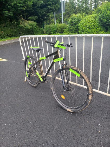 Action auprès d'écoles de la plaine des sports d'#Alençon.
Projet professionnel des #2Anim, 1ère Anim et Mme Fromentin.
Activités réalisées pour les élèves d'animation autour du savoir rouler : Relais puzzles, sécurité routière, JO2024, alimentation, mots vélo, run  and bike.