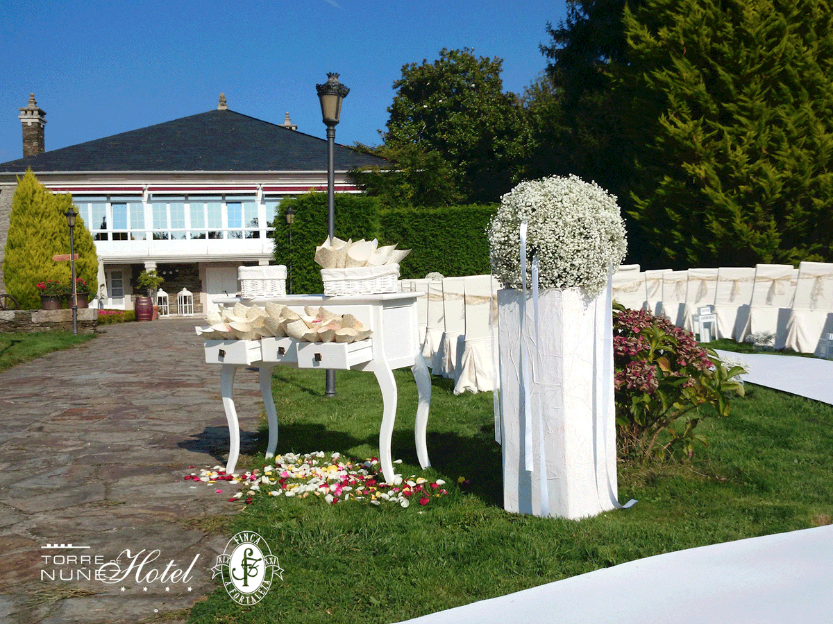 HotelTdN's tweet photo. ¡Comenzó la temporada de #bodas! 💍🌷

En #HotelTDN te ofrecemos:
👉Planificación a medida, asesoramiento en decoración y #catering, menús personalizados y espacios para fotos inolvidables.

¡Relájate, nosotros nos encargamos de todo! 😊
📞982 30 40 40 📱628 54 20 40 (WhatsApp) https://t.co/6dNwCCrkte