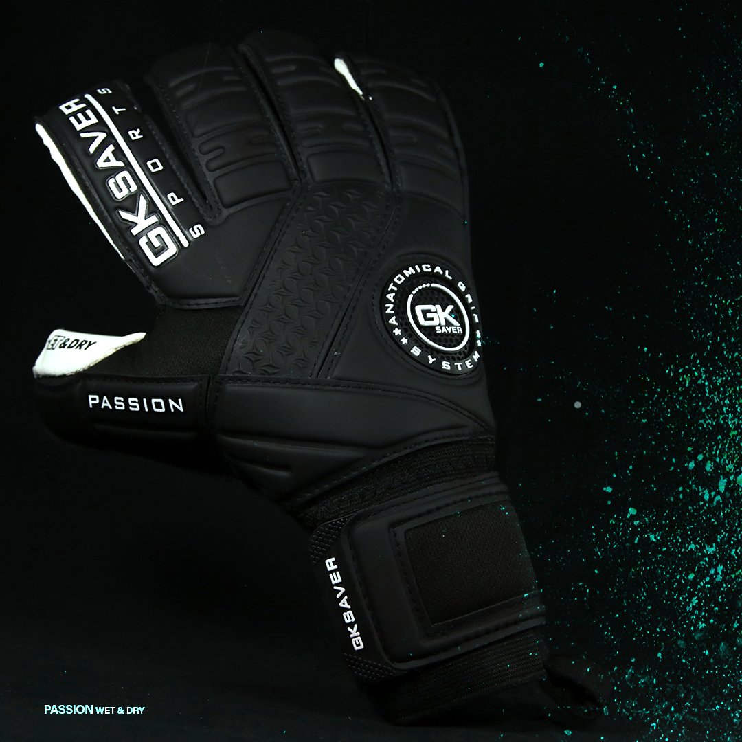 GKsaver's tweet photo. Elevate your game with GK Saver Passion Gloves!
https://t.co/0ITYAaXTO6

#GKLife #Unstoppable #GameChanger #WetAndDry #GKPassion #gksaver #goaliegloves #football https://t.co/PGISxgQgbG