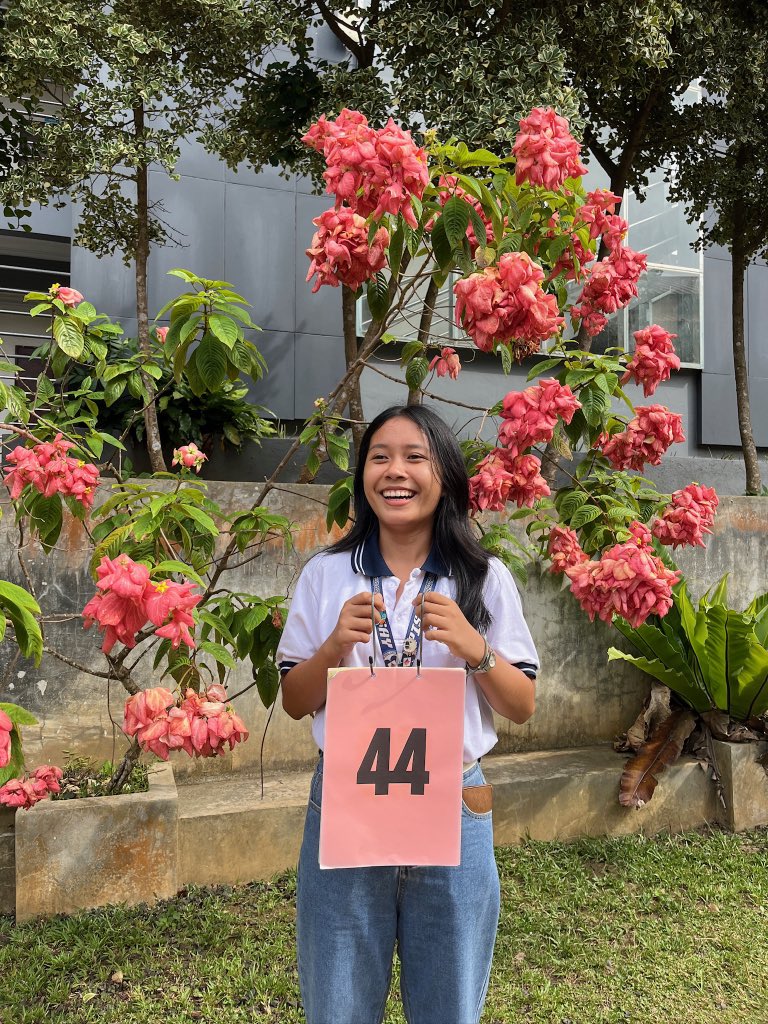 omnichronix's tweet photo. D - 44 🌷 https://t.co/JOTKBzoRil