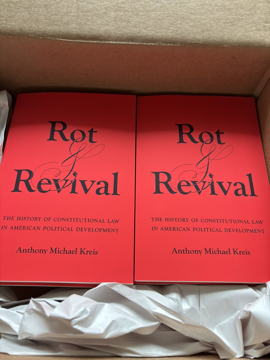 AnthonyMKreis's tweet image. 🎉🍾PUBLICATION DAY! 🎉🥳
After years, my @ucpress book, Rᴏᴛ ᴀɴᴅ Rᴇᴠɪᴠᴀʟ: Tʜᴇ Hɪsᴛᴏʀʏ ᴏғ Cᴏɴsᴛɪᴛᴜᴛɪᴏɴᴀʟ Lᴀᴡ ɪɴ Aᴍᴇʀɪᴄᴀɴ Pᴏʟɪᴛɪᴄᴀʟ Dᴇᴠᴇʟᴏᴘᴍᴇɴᴛ, is out in the world! So grateful for all the support that made it possible. amazon.com/dp/0520394194?…