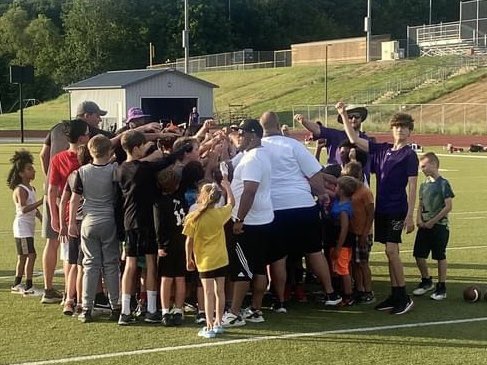 pvvikingsfb's tweet photo. Day One Grind. First day of optional workouts with almost 60 athletes!!! Where were you?! #beaviking https://t.co/agKgg0Spj2