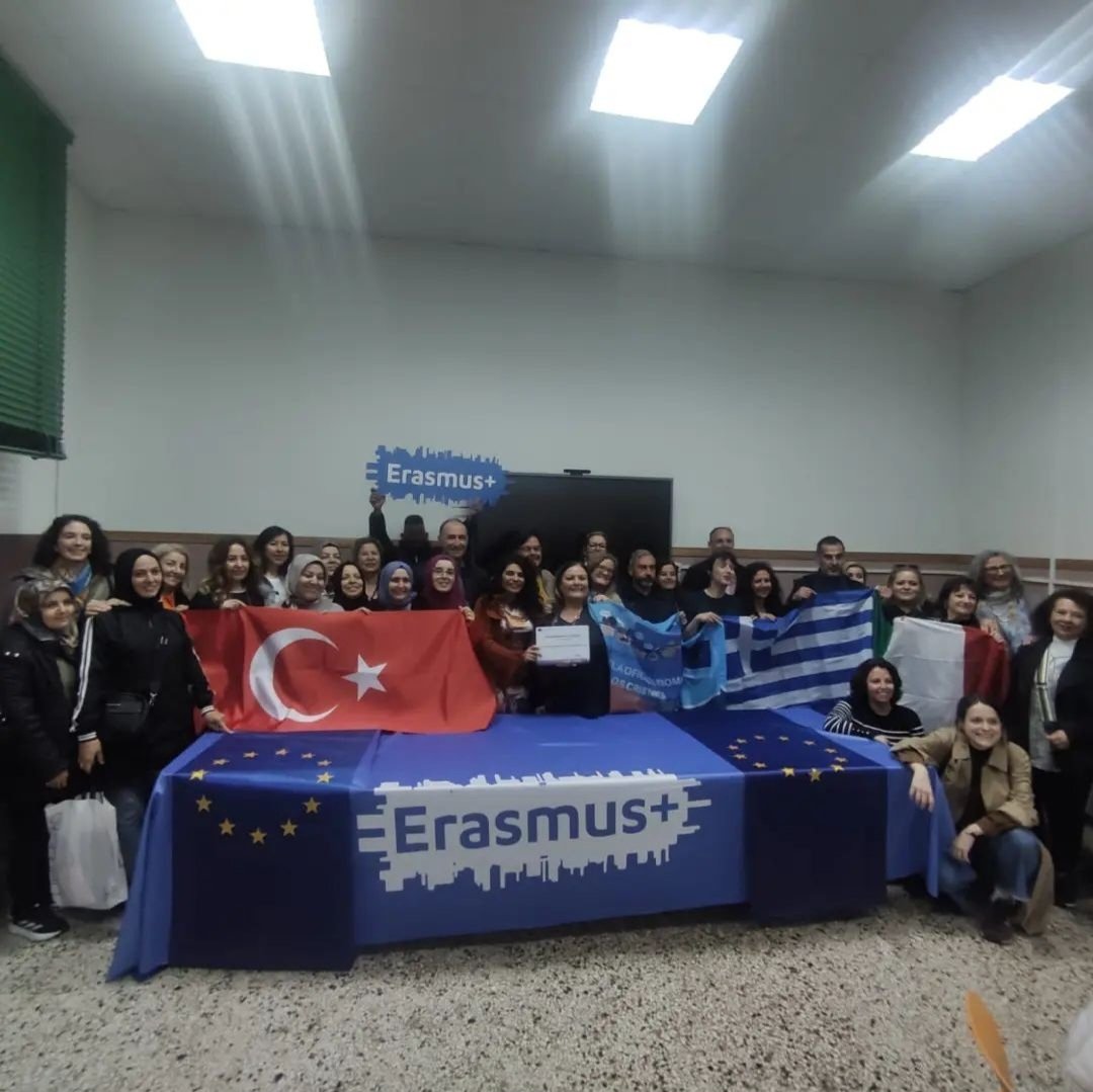altindaghem06's tweet photo. Erasmus + Yetişkin Eğitimi Ankara İl Milli Eğitim akreditasyonu ve konsorsiyumunda,  İtalya'nın Napoli kentinde kursiyer ve personel hareketliliği faaliyetleri Ankara ili diğer halk eğitimi merkezlerininde katılımlarıyla gerçekleştirilmiştir. https://t.co/nNrVhtcWYG