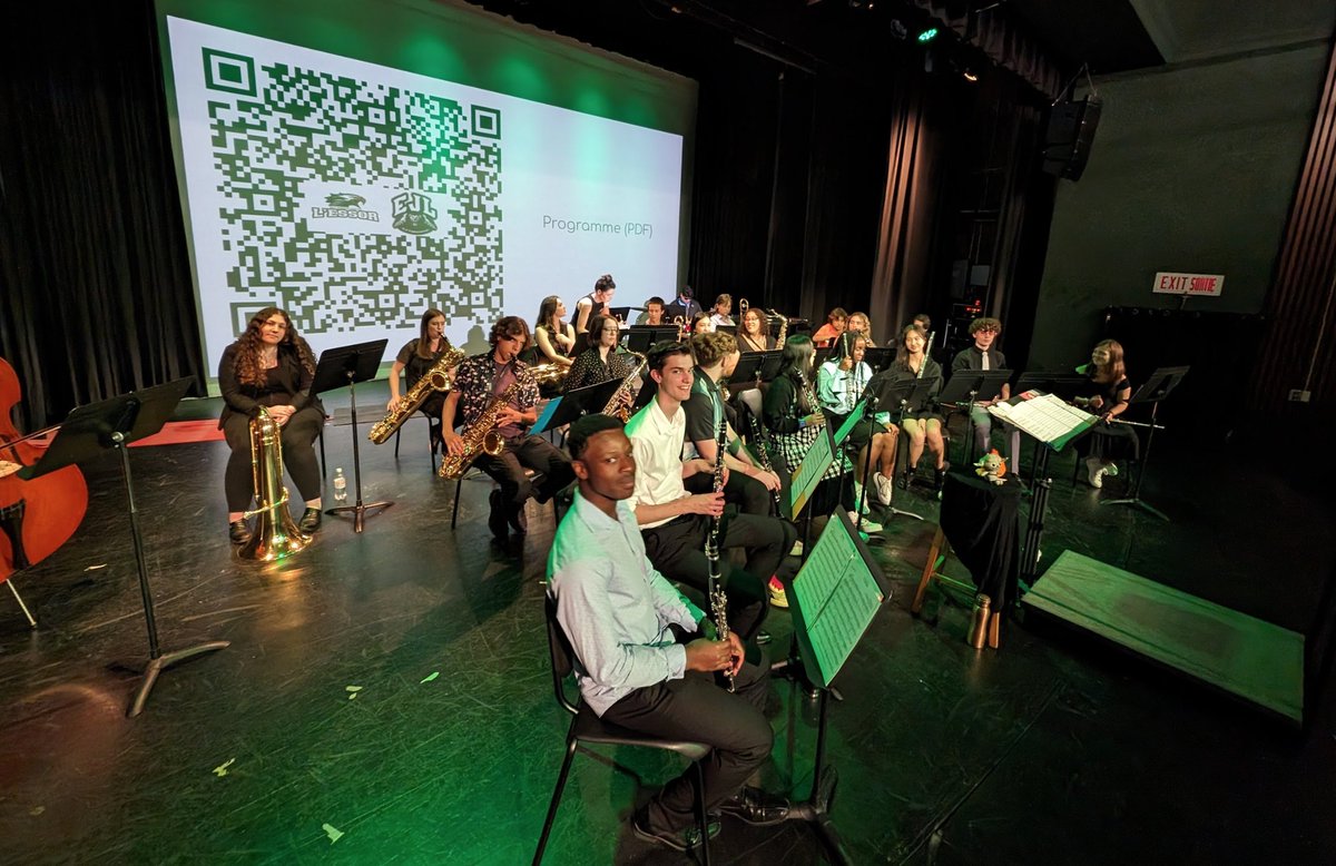 École secondaire catholique E.J. Lajeunesse tweet media