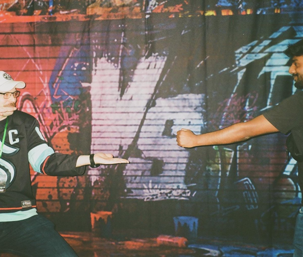 _Thor_Q's tweet image. Thor_Q ⚡️ vs @billionthchip 🎰

We both win! 🏆🤝🏆 

(Washington State Gaming Expo 2024) 
PS - @instagram saw it 1st 📸