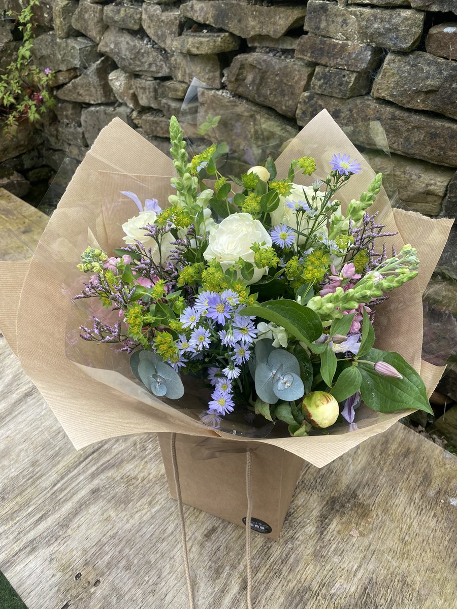 Faves of the day …… on their way to the lucky recipients! 

#florist #flowers #flowershop #flowerdelivery #orderonline #newmills #highpeak #marple #marplebridge #mellor #birchvale #hayfield #chinley #strines #chapelenlefrith #whaleybridge #furnessvale #disley #highlane #glossop