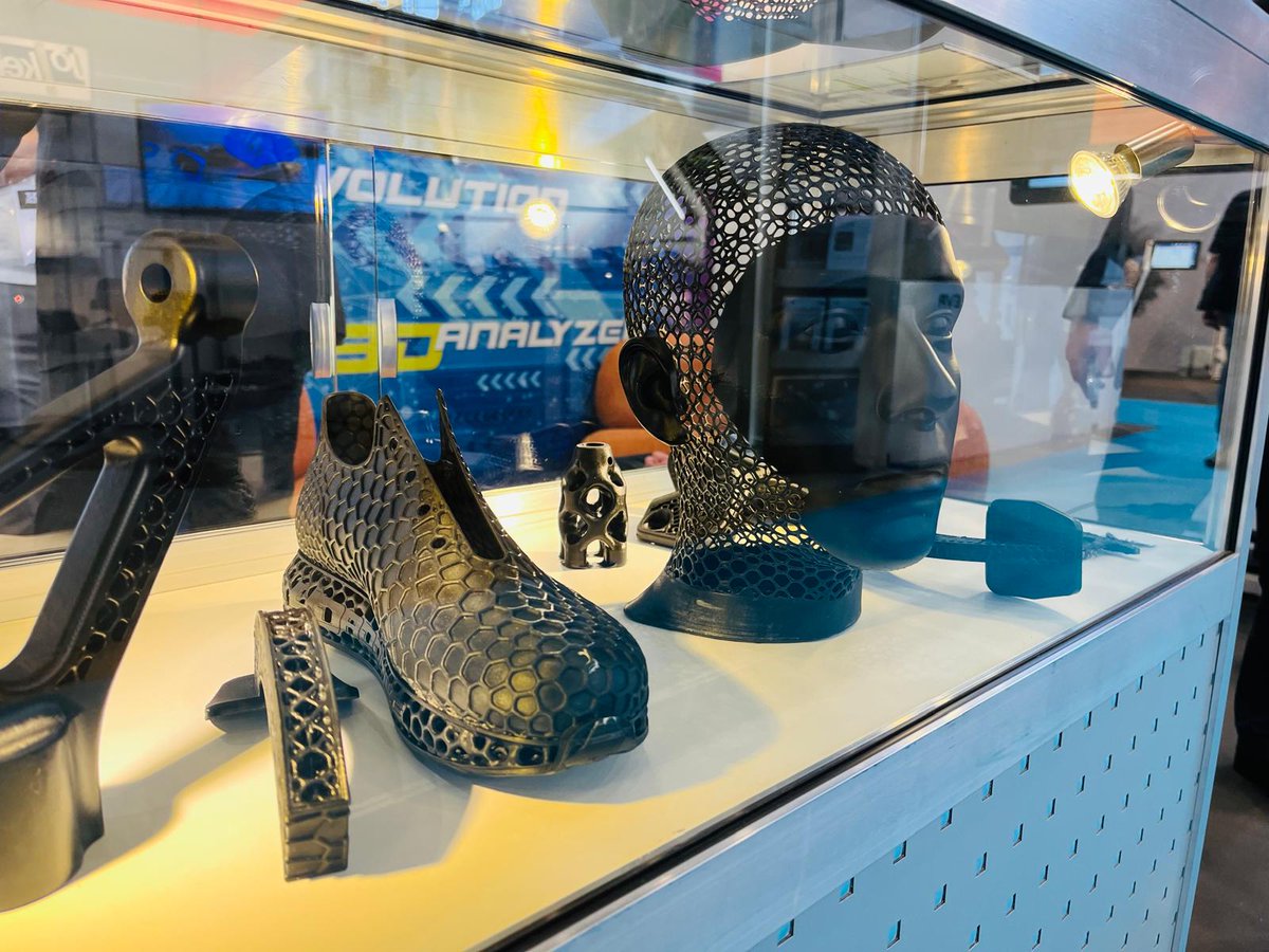 📢 [3D PRINT 2024]
🚨 Day +One 🚨
#3Dprint big exhibition Starts today with our CT CoreTechnologie's Team.
Philippe Dieudonne, Georges Teiti, Guillaume BLANCHARD, Jérôme Renard, Hugo Hertel.
🤝 Visit our Stand D07 ✔
We are ready to show you the capabilities of our software✔