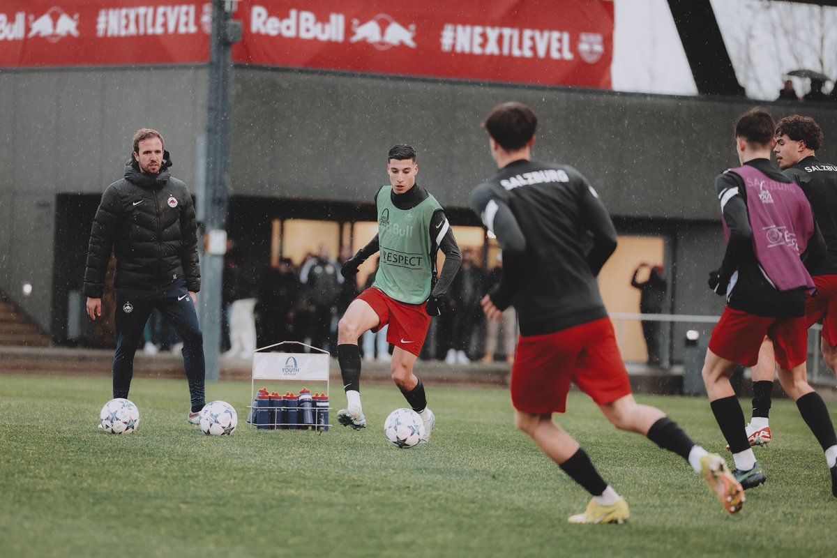 Eine sehr intensive Saison mit vielen neuen Erfahrungen geht zu Ende… vielen Dank an alle Verantwortlichen, dem Staff und vor allem an meine Jungs für die gemeinsame Zeit.🙏✨⚽️
