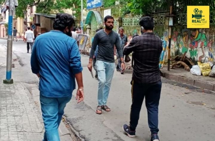 RealitiSocial's tweet photo. Sharing some Shooting Stills from the Floor of "HURDLE"🤓
Character Posters Revealing from Tomorrow🌚

#realitisocial #hurdle #shortfilm2024 #BengaliShortFilm #BanglaCinema https://t.co/5LIcOvAHh1