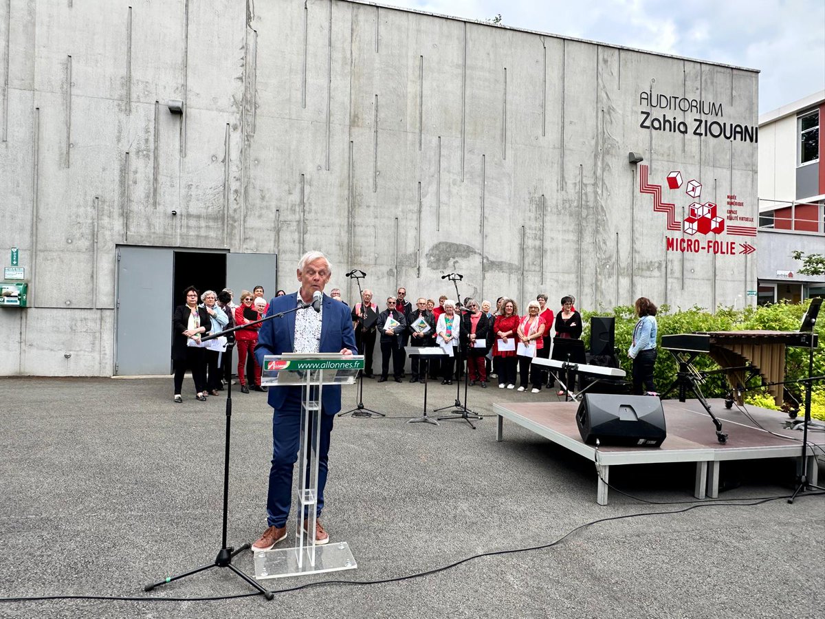 Zahia Ziouani (@zahiaziouani) on Twitter photo Très heureuse, honorée et fière d'avoir participé à cette magnifique cérémonie de dénomination de la Maison des Arts Mélinée et Missak Manouchian à <a href="/VAllonnes/">Ville d’Allonnes</a> et dont un magnifique Auditorium a été nommé à mon nom. Très heureuse, honorée et fière d'avoir participé à cette magnifique cérémonie de dénomination de la Maison des Arts Mélinée et Missak Manouchian à <a href="/VAllonnes/">Ville d’Allonnes</a> et dont un magnifique Auditorium a été nommé à mon nom.
