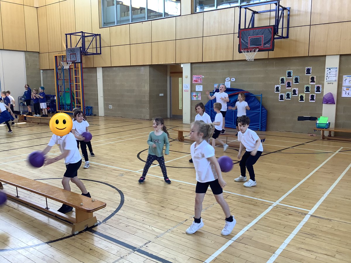 DeanburnPS_P2_1's tweet photo. We wrapped up Day 1 of #DPSHealthWeek24 with a huge game of dodgeball with @DeanburnPS_P2W ! Amazing teamwork and effort! https://t.co/ZaRcOLLPae