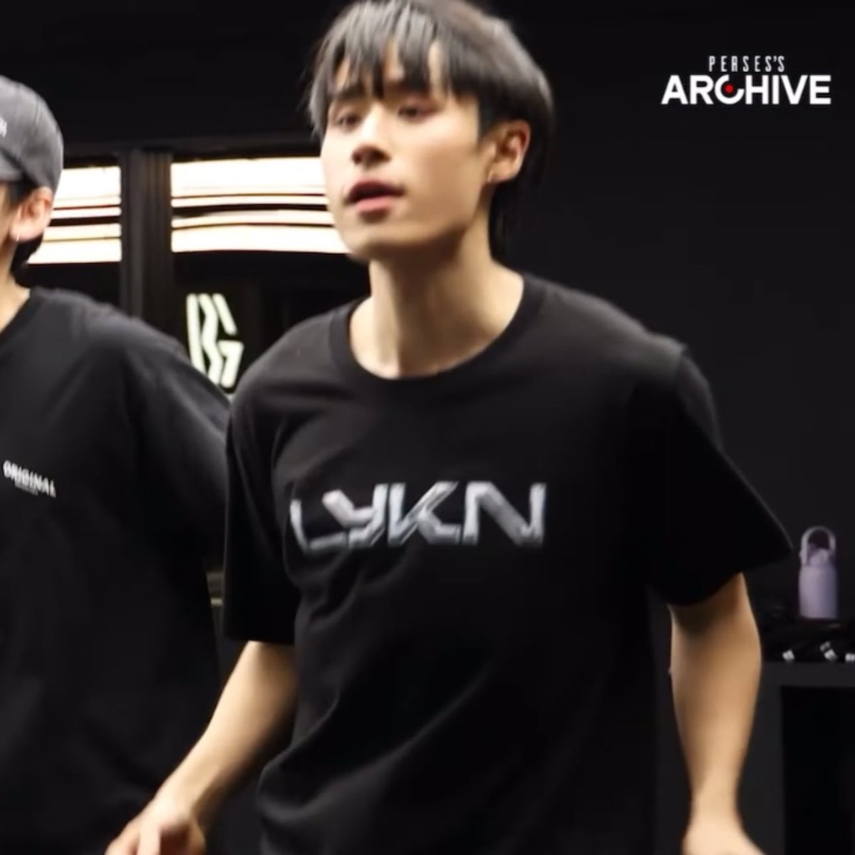 paintcyn's tweet image. ซ้อมรวมกันก็ใส่เสื้อ goods ของวงไปเลย จะได้แยกออกว่าใครคนไหนอยู่ LYKN 😂

#LYKN #GOTCHAPOP2