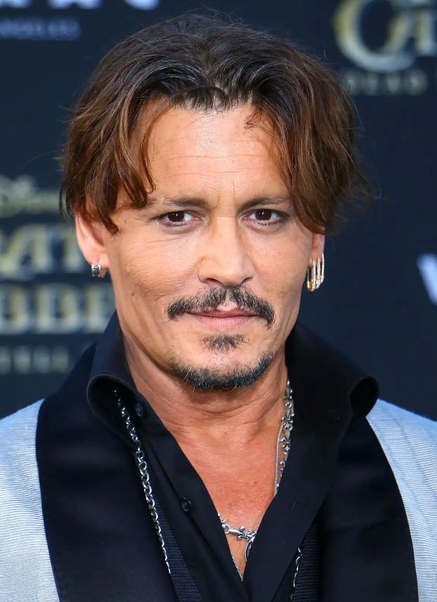 Sophia_Nyx's tweet photo. without saying pirates, fav johnny depp film? https://t.co/Clq5FOva47
