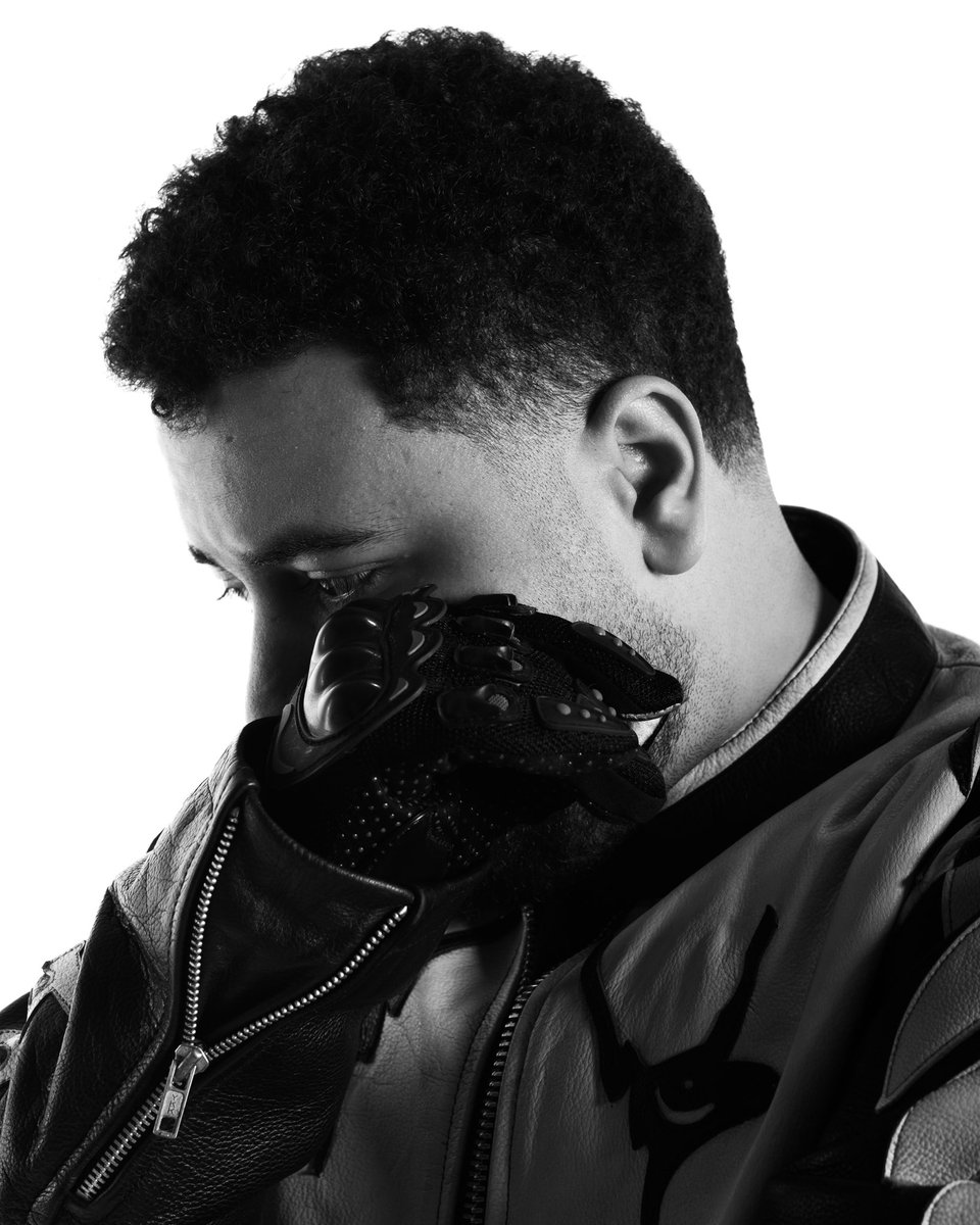 EyadEssamSamir's tweet photo. BERKA// Hady Moamer  ft. TUL8TE, Tayeb Santo, and R3

In striking contrast to black and white, BERKA music video for Hady Moamer featuring Tul8te, R3, and Tayeb Santo in perfect harmony, inspired by the rhythmic synergy of the modern Ma3koos music by Hady Moamer.

1/3 https://t.co/gjc9hmiiOb