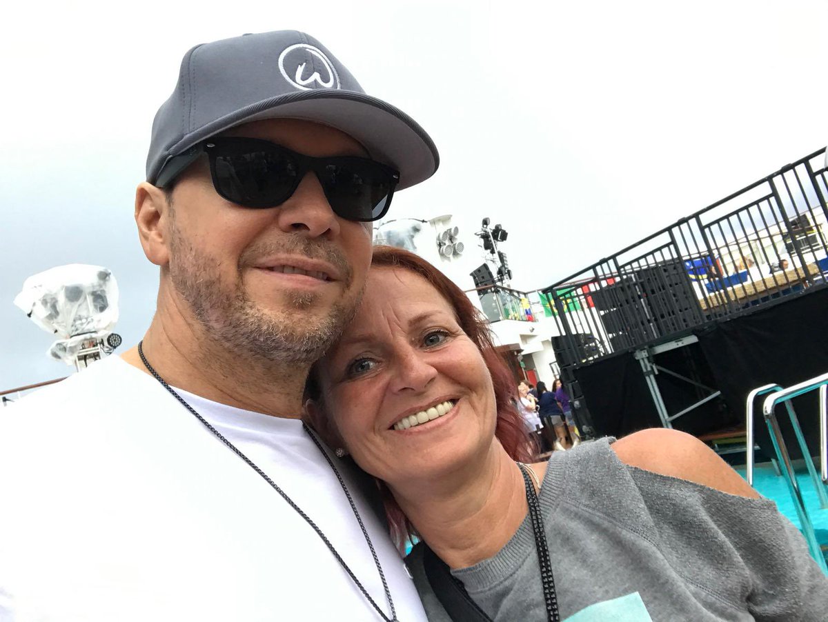 DonnieWahlberg's tweet photo. @MezgerTamara rest peacefully Tamara 🙏🏼❤️🕊️🤖❤️♾💫✨🤟🏼 https://t.co/1Zu0gfw3kB