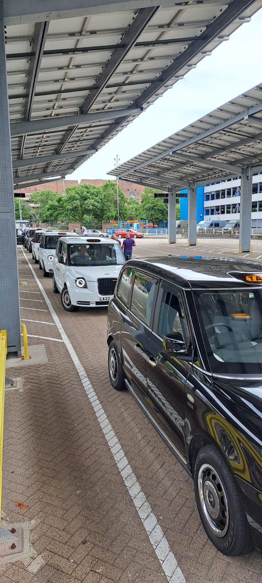 Taxi Charity tweet media