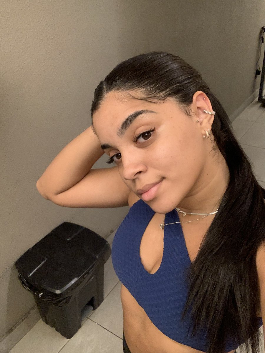 Thai 🧚‍♀️ (@thaianamore) on Twitter photo 