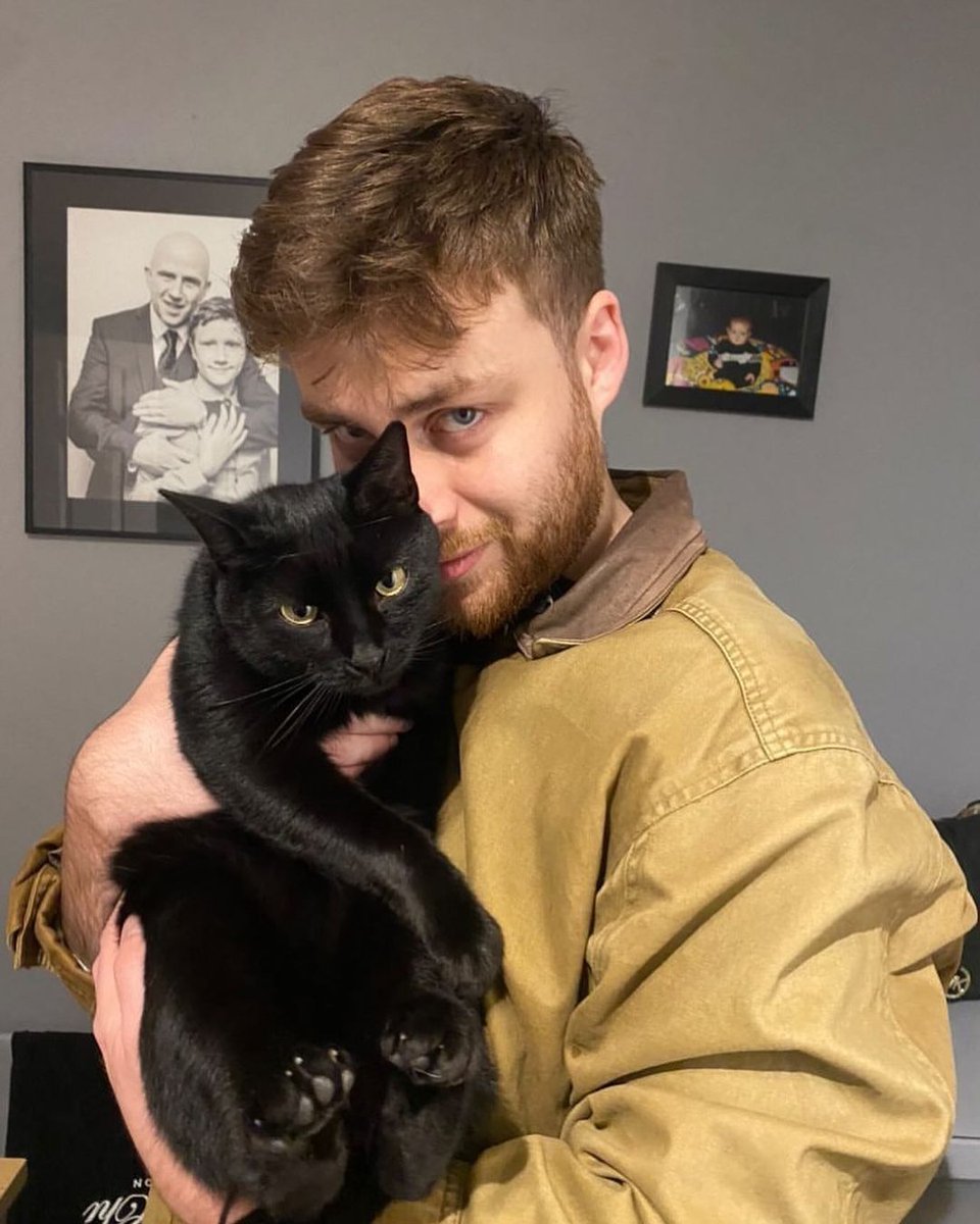 LVJYNation's tweet photo. Happy National #HugYourCat Day!! ๐ธ
#LoveforLovejoy