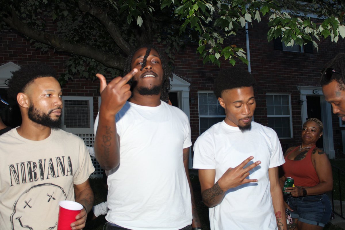 im_scrapp's tweet photo. Loved Ones 🖤🤞🏾 #IMBK 🖤 #FreeDaGuyz https://t.co/PawaZS6KrM