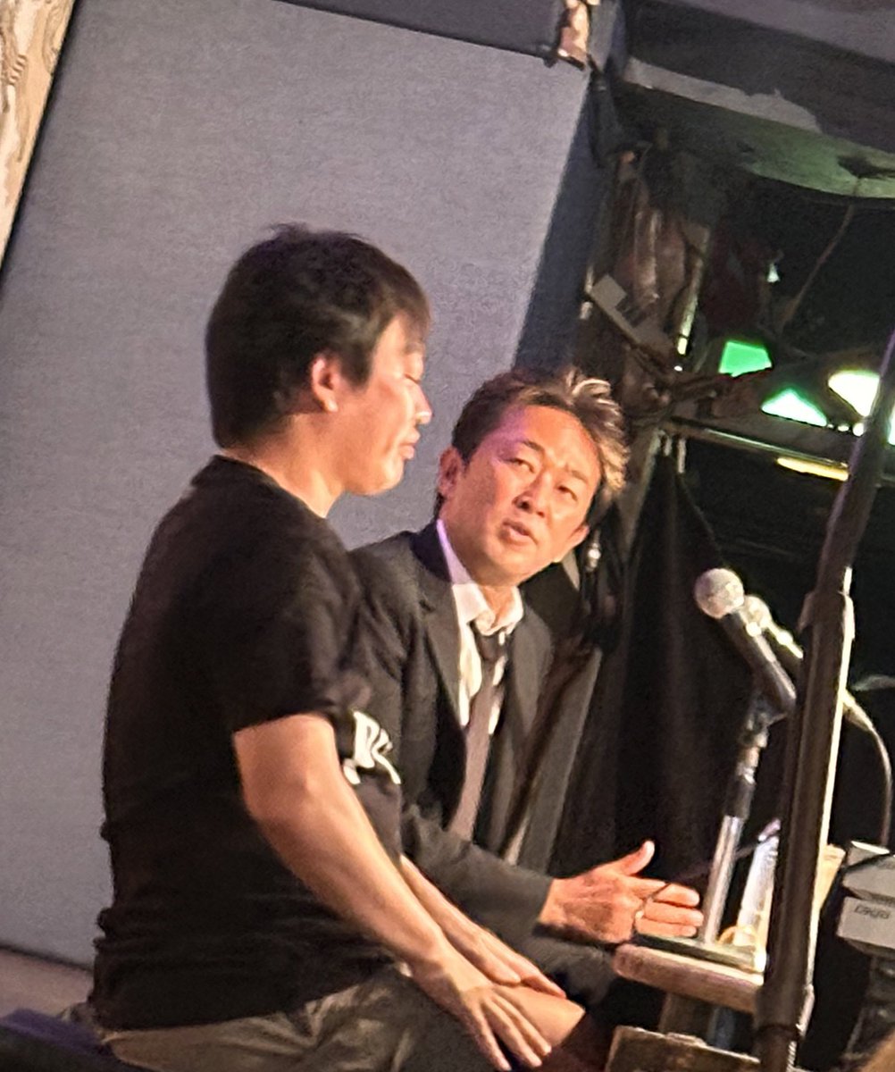 tamuyorke's tweet photo. 今日の新人Backman研修で歌舞伎町への送迎をお願いした。#Amazonの配達員からの転職の期待の新人

アルファードでホストクラブ…ではなく、箕輪厚介さんとガーシーさんのトークショー。ドバイでお会いした時以来、久々にガーシー節。めっちゃオモロかったー！！
#箕輪さんのbackmanと一緒に観覧
#親子で観覧��来てる感じにwww

私はこの後、zoomがあるので、ひと足先に。運転手が居るお陰で、ギリギリまで居れた！！忙しい人には最高のサービスだと思う。https://t.co/uEqOxBL868

「大阪でもやってくれ」の声が届いてるので…前向きに検討中！！年内に開始したいなー！！！
#まずは東京でお待ち頂いてる皆様からやりますw
