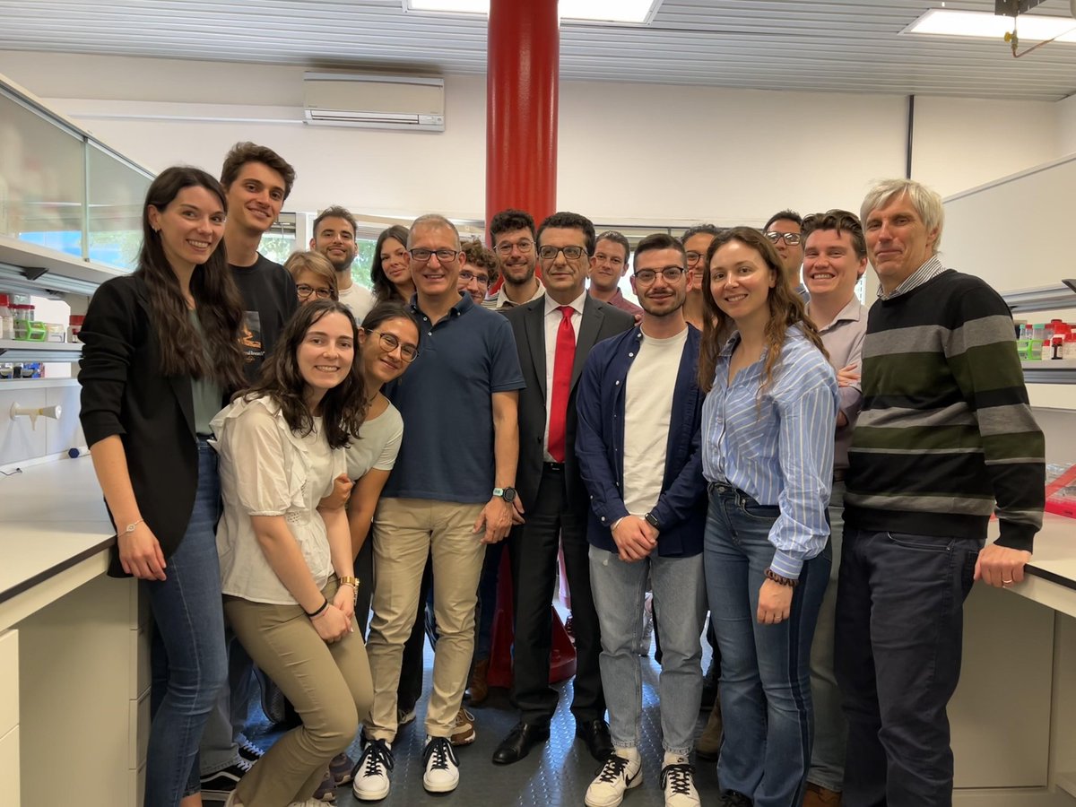 MatteviLab (@mattevilab) on Twitter photo A wonderful day: celebrating our lab renovation with the Rector, Prof. Svelto <a href="/unipv/">Università di Pavia</a> A wonderful day: celebrating our lab renovation with the Rector, Prof. Svelto <a href="/unipv/">Università di Pavia</a>