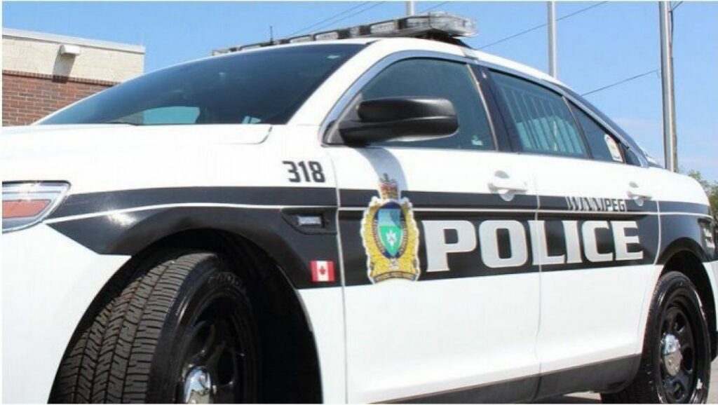 ManitobaPost's tweet photo. #Winnipeg Police search for sexual assault suspect. https://t.co/8NPLgYeGs2 https://t.co/XkYPXGcVjX
