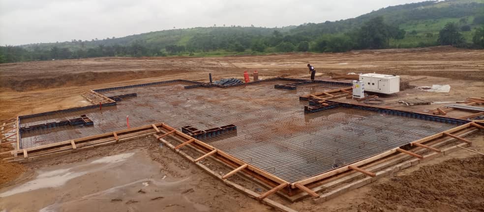 acoprim's tweet photo. #InstantTerrain :
#Kinshasa
Evolution des travaux de construction des 1000 logements sociaux dans la commune de MontNgafula.

Pour en savoir plus sur le projet : https://t.co/GjoNVetSEb

#acoprim #logementDecent #1000logements https://t.co/S5Lowx3h6w