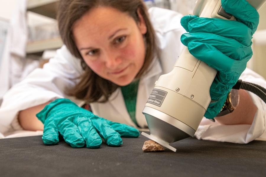 ScotNational's tweet photo. NEW: A new report has detailed how scientists verified the authenticity of a fragment of the Stone of Destiny which was found in a cupboard in SNP HQ.  

🗣️ 'This has been an exciting piece of scientific detective work' https://t.co/JI4vepsUvd