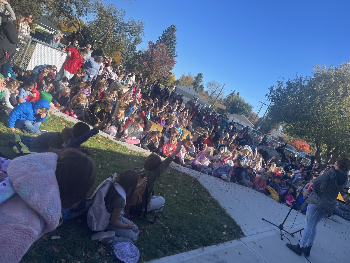 Lakeview has received a $3,500.00 Community Priorities grant for the purchase of outdoor sound equipment for our outdoor assemblies! Thank you to the Community Foundation of Lethbridge and Southwest Alberta and to the Lethbridge Auto Dealer Association!  <a href="/CF_LSA/">Community Foundation Lethbridge & Southwestern AB</a> <a href="/LethSchDivision/">LethbridgeSchoolDivision</a>