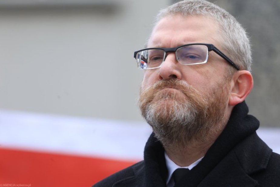 KrzyLuft's tweet photo. „Bohater z Kopca Kościuszki”, co się flagi ukraińskiej nie lękał. 
W Moskwie już szykują order. https://t.co/tlkQKSg1Vf